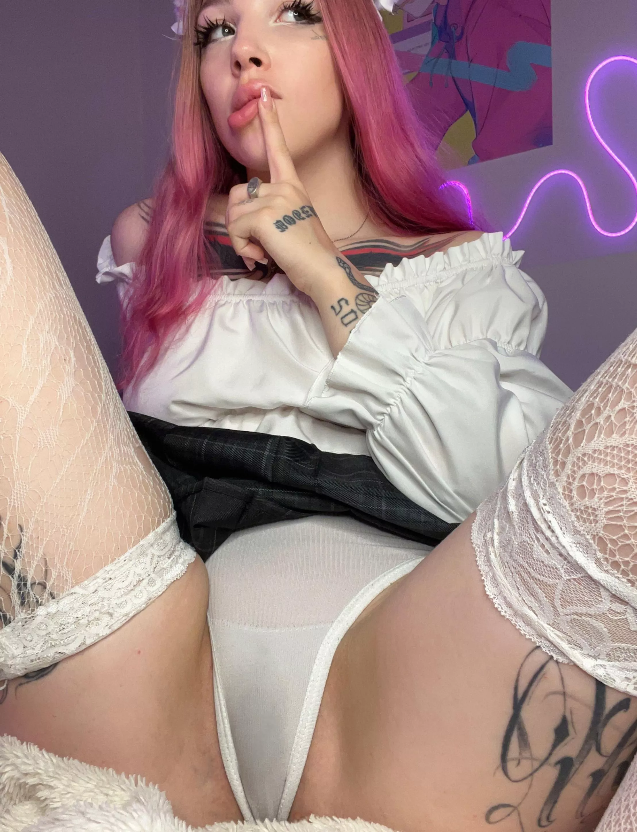 Daddy sends me peaks of his cock that make my panties wet posted by Wonderfullbabyy