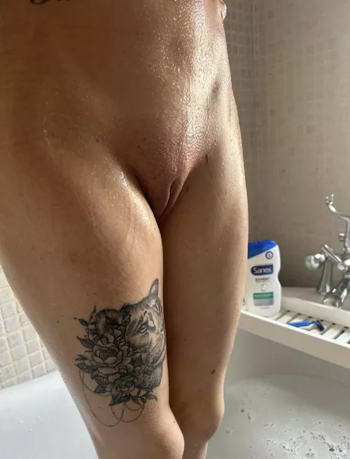 Good morning everyone 💋  by Embarrassed-Rip3605