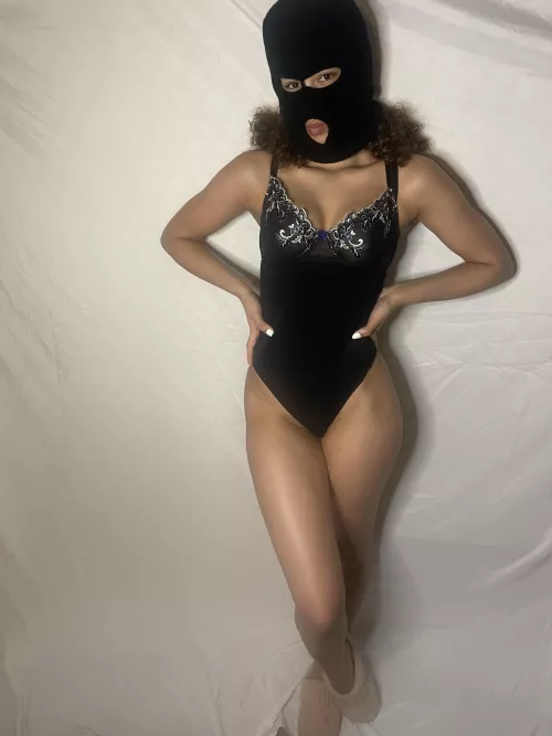 Have you ever had feelings for roommates  by aqwa_audra