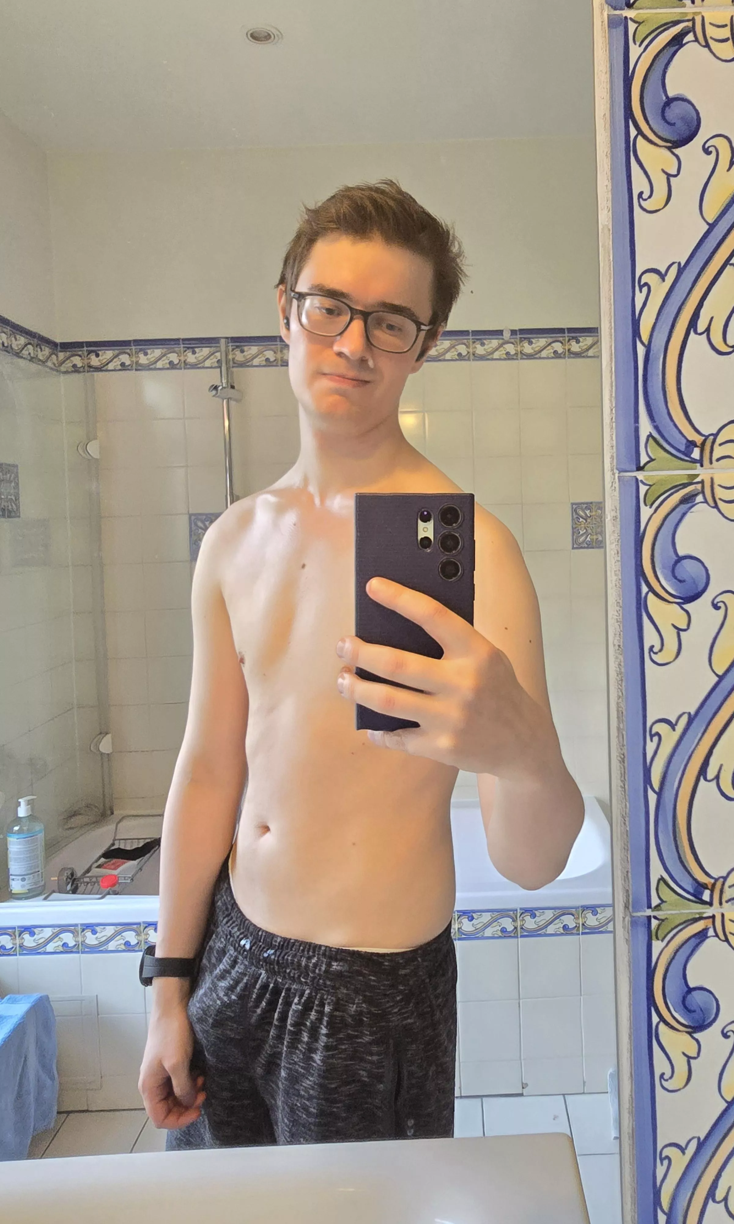 Hi boys 👋 posted by r3alme