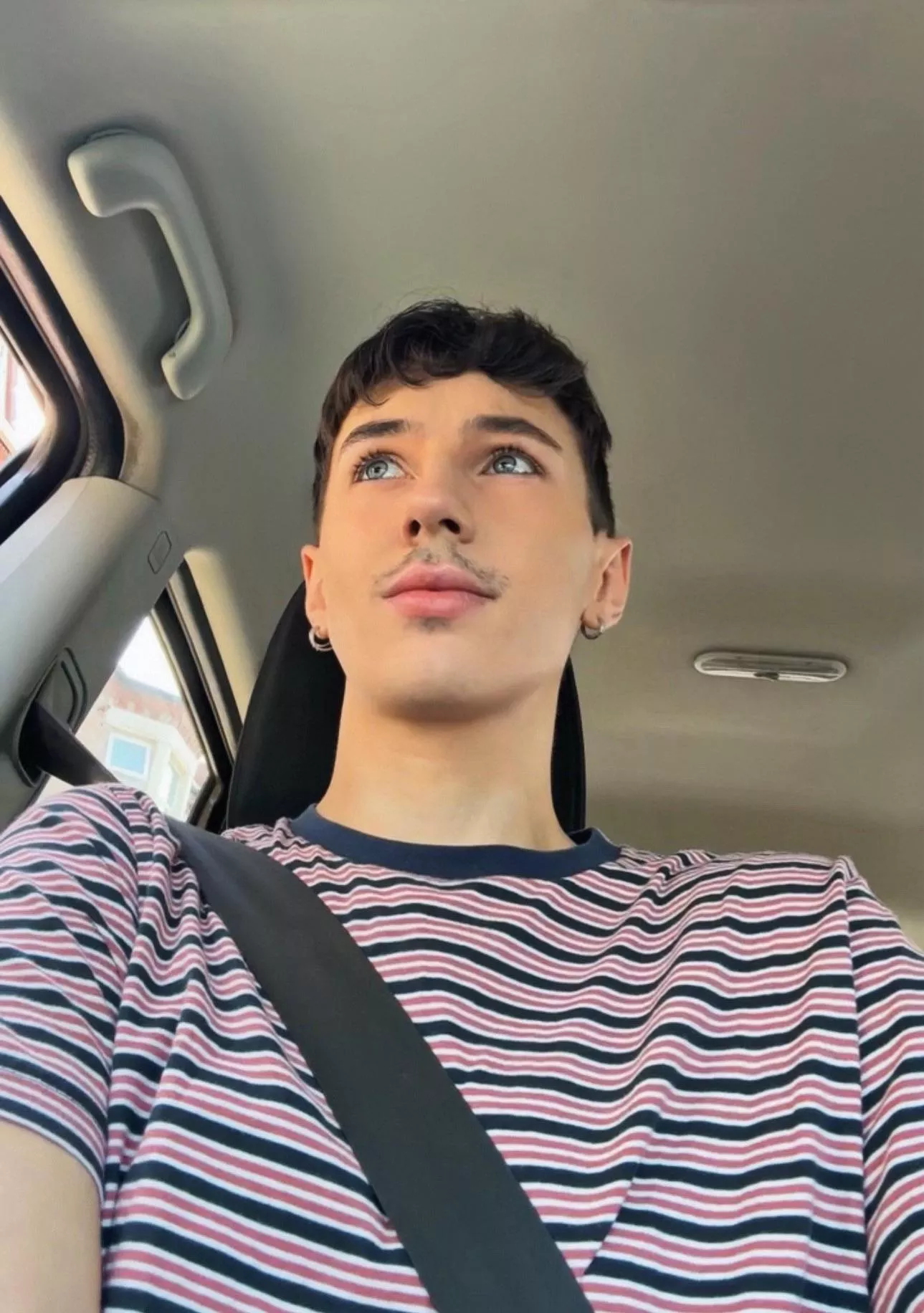 I forgot my sunglasses ☀️ posted by Jamesthetwink97