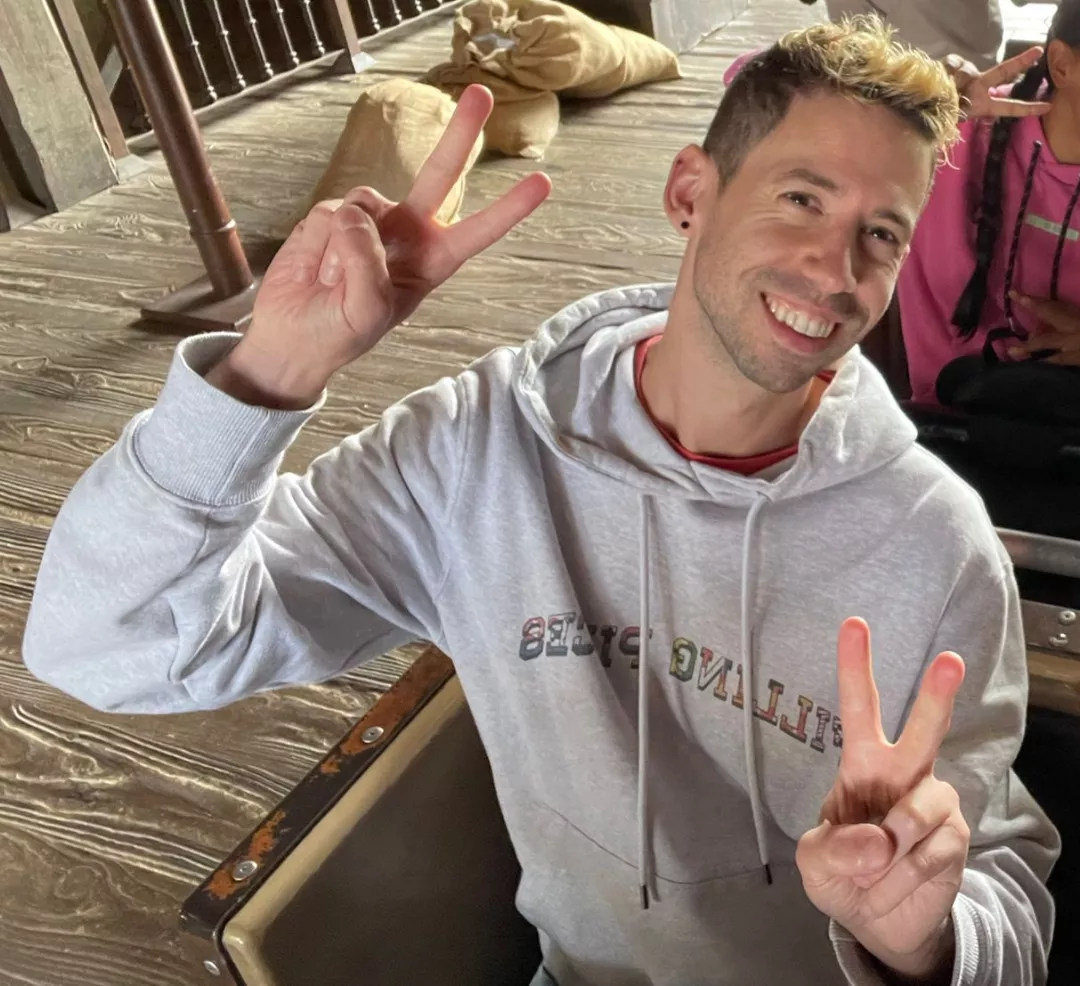 Keep on smiling (even on a Monday lol) posted by HumanDrawing9357