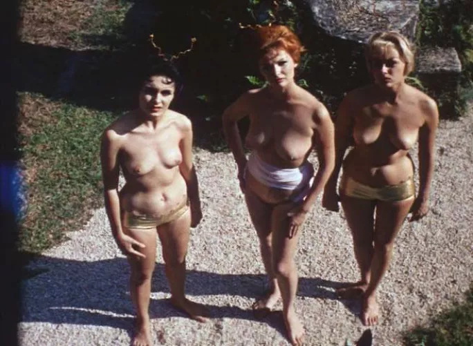 MILFS are looking up! by xplor3r7171