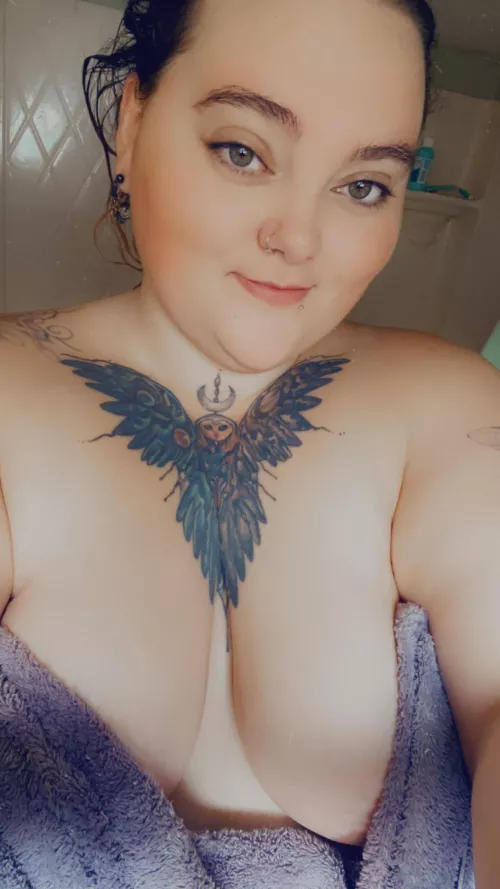 Refreshed 😈🥵 (f) by BeeJeweledBBW