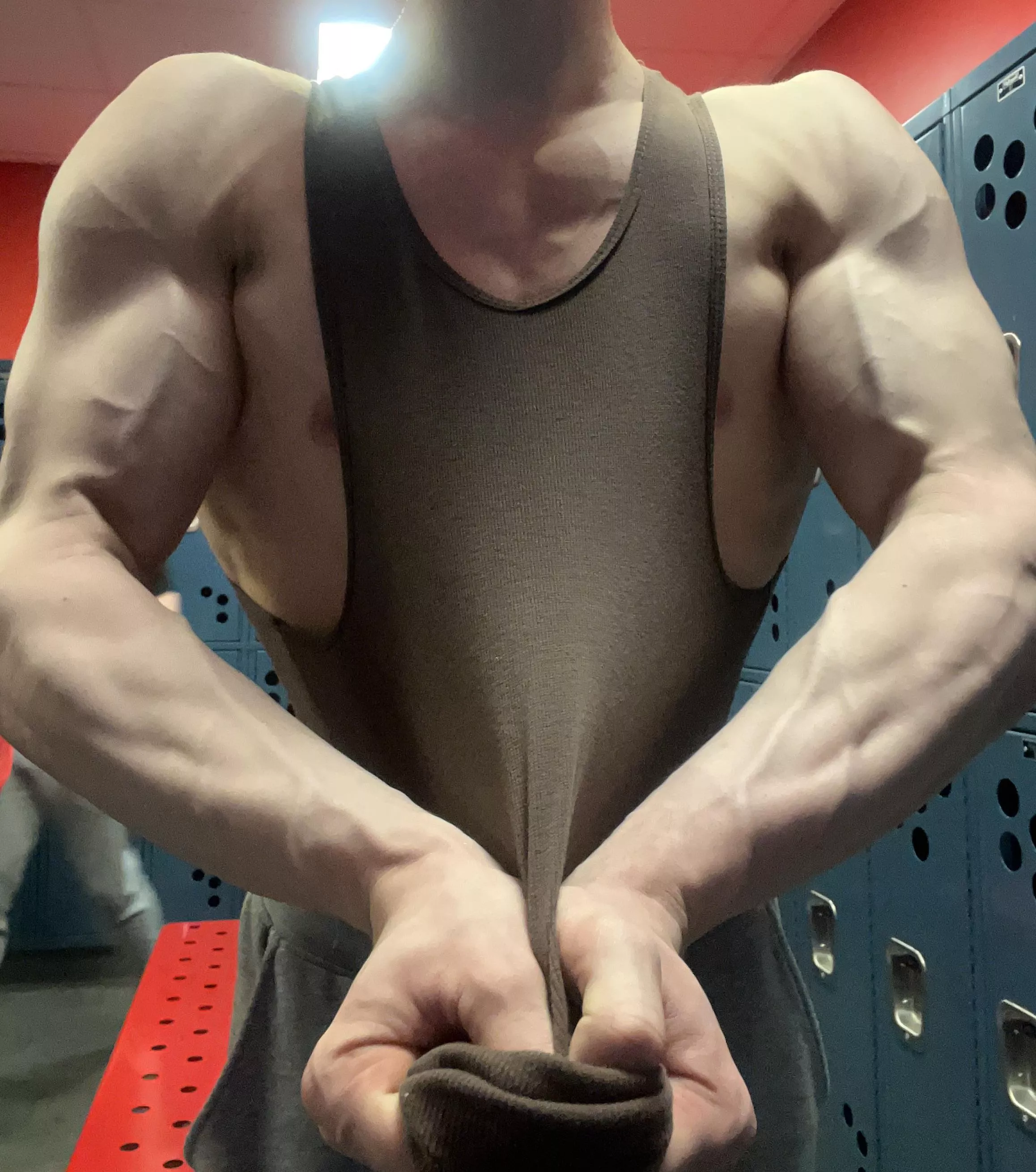 serve this alpha build 💪🏻💦🤑 posted by RobertDeitz