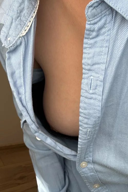 The season of warm days is slowly ending, so I use every day to unbutton my shirt. Will u also mmiss the warm days ? by lightpinkie