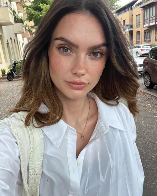 Vivian Benard by okayuntiloblivion