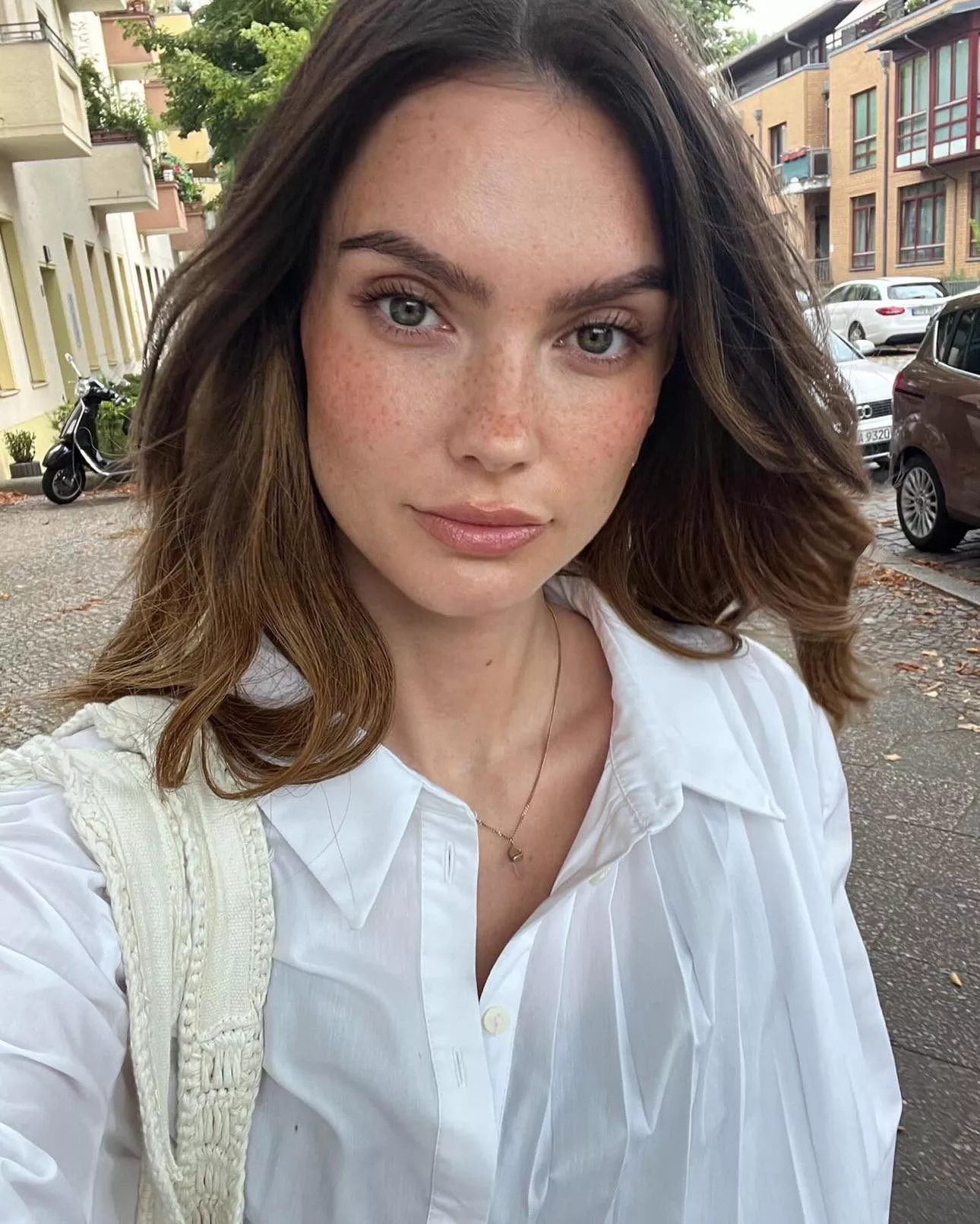 Vivian Benard posted by okayuntiloblivion