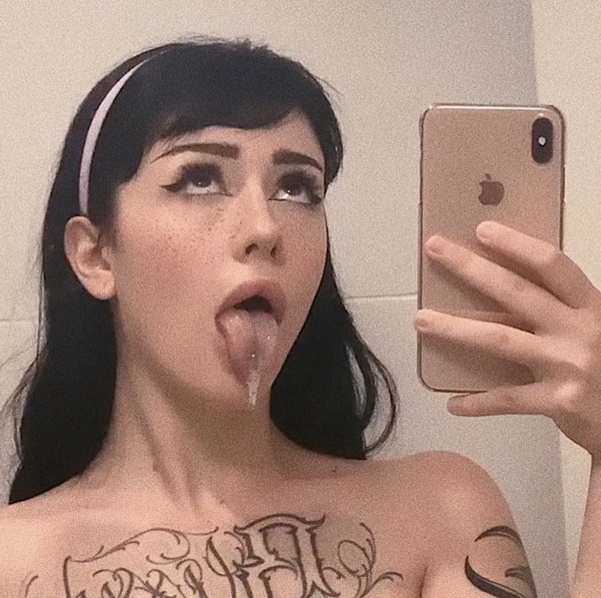 where would you cum first🙈 posted by LolitabunnyOF