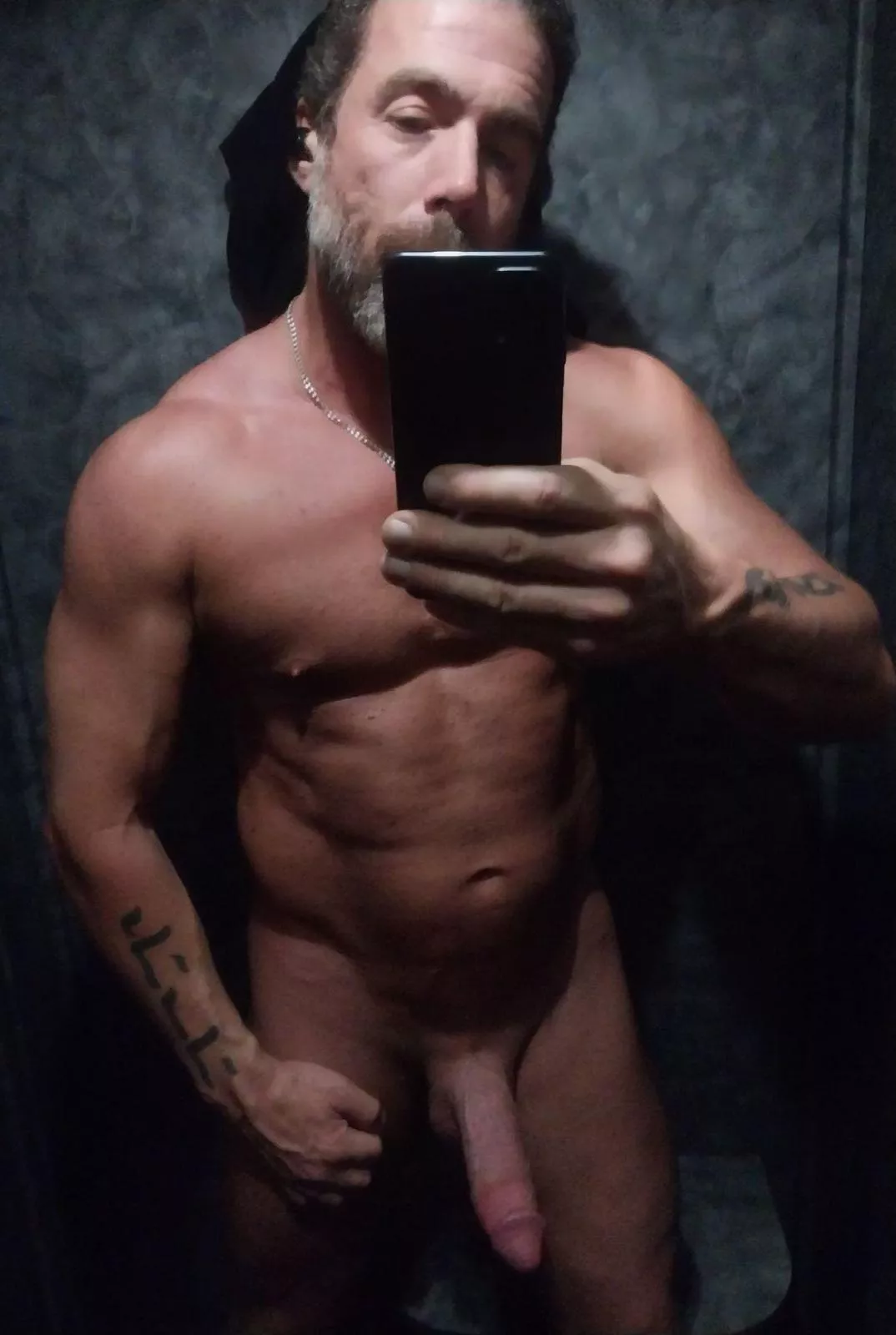 [45], 6', 192.1 lbs. Bulking and blasting. +1.9 lbs last week, +13.2 lbs last month.  posted by Romantic_Darkness