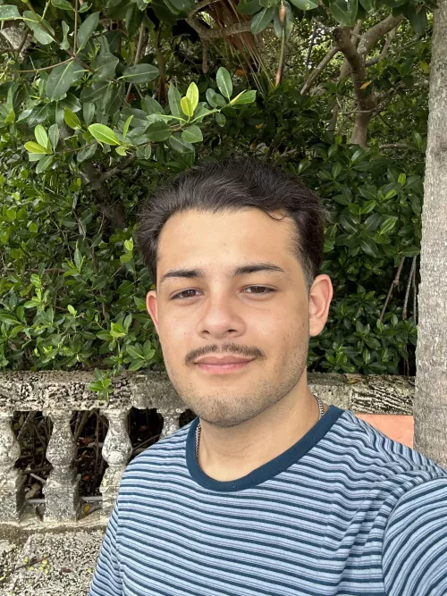 Bored on a Monday  by gcbriei