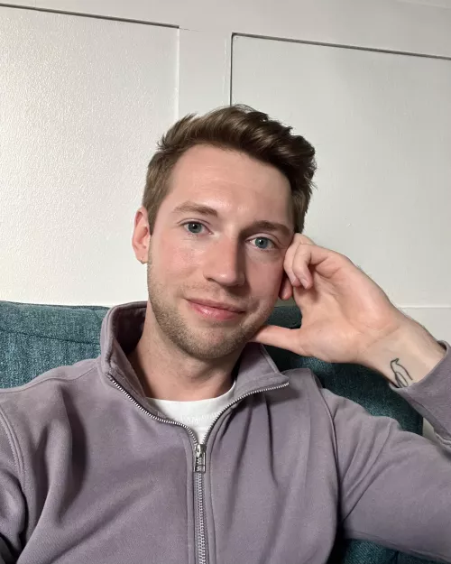 British gay checking in 🫡  by MushyPea-Pls