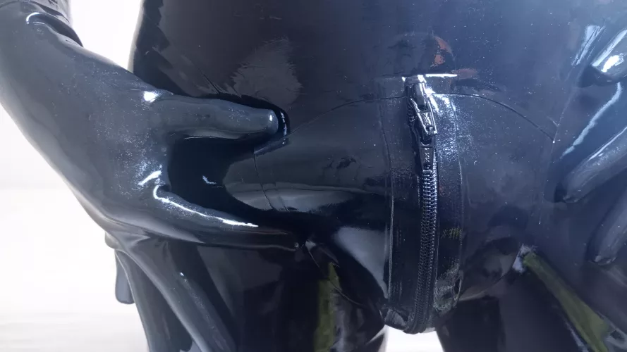 Can't hide my arousal in full latex by TheRubberyGuy