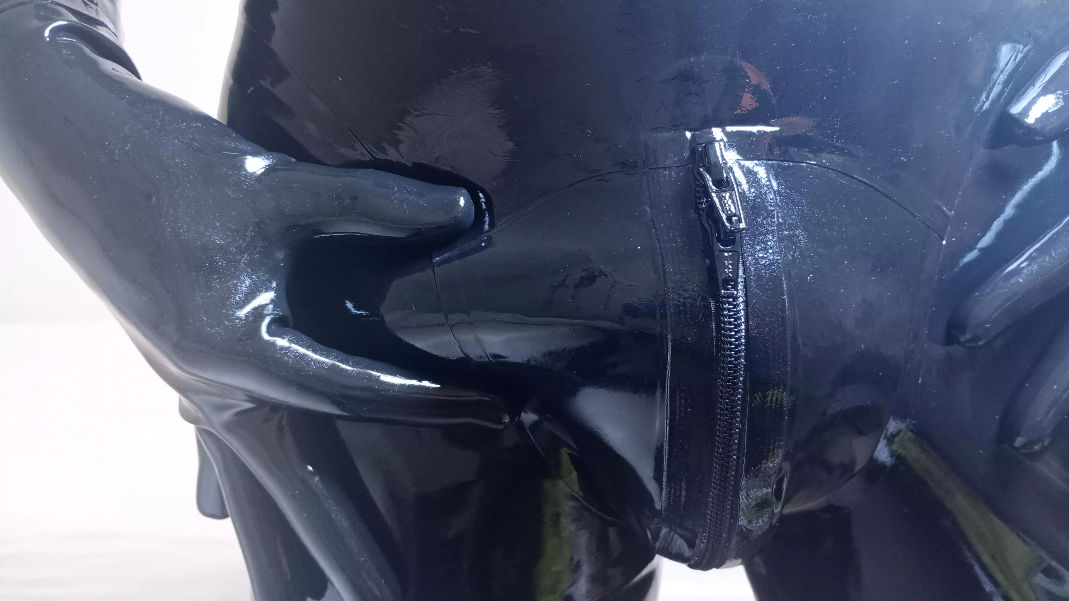 Can't hide my arousal in full latex posted by TheRubberyGuy