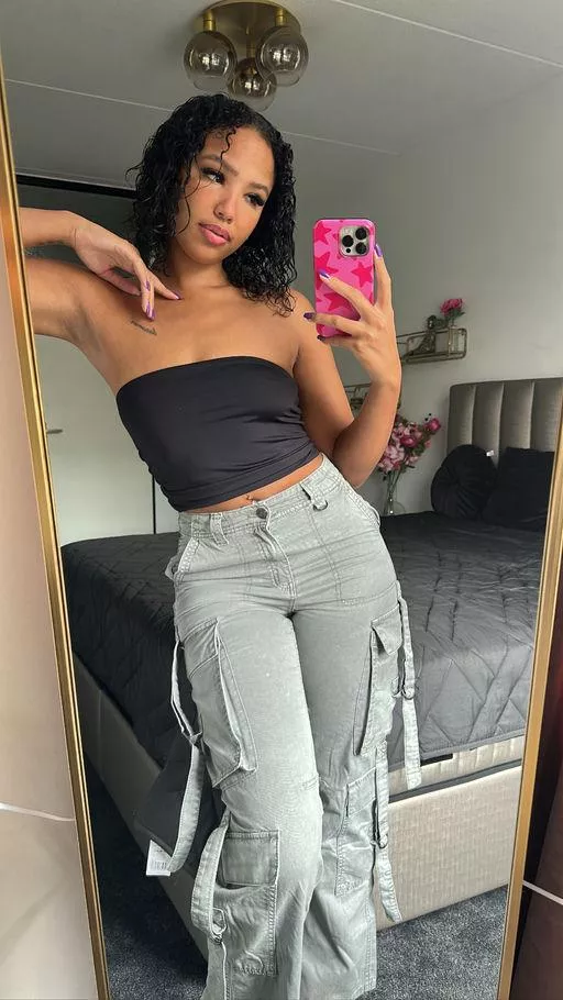 Do you think I'd catch your eye if we crossed paths? posted by romy_indy