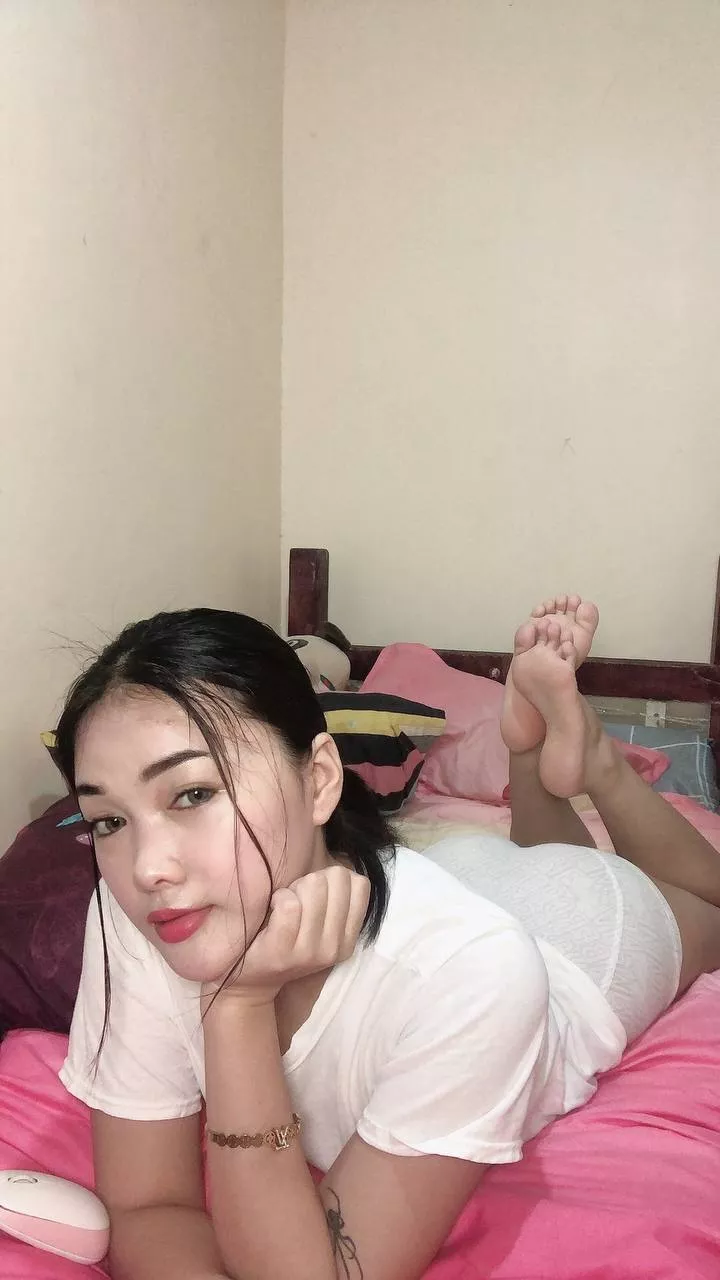 How often would you kiss and lick these feet? posted by Friendly_Gal5139