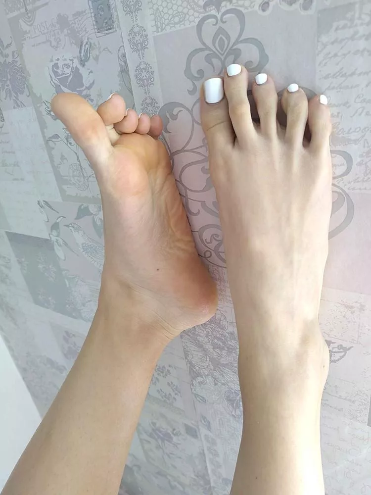 I got my toes painted white recently - do you like them? <3 posted by Ashee_Lust