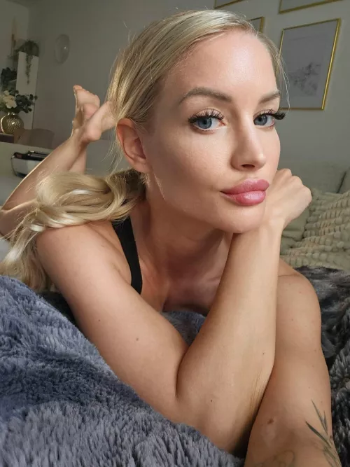 I m just waiting for you  by nathalie_myrs