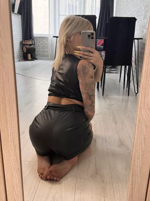 Leather enchantress seeking a willing victim by CelestiaSoul