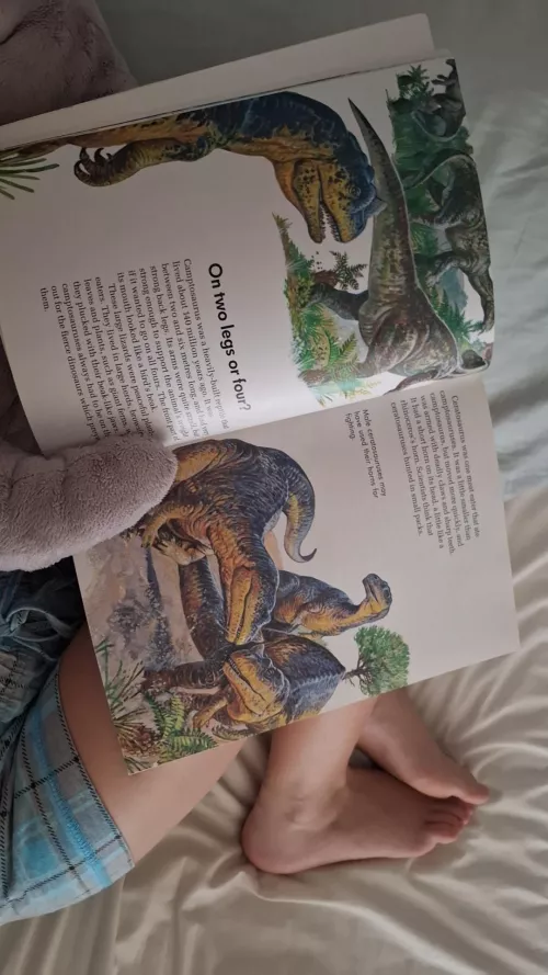 Rawr! 🦕 Two legs for me🤭 by littlesofi