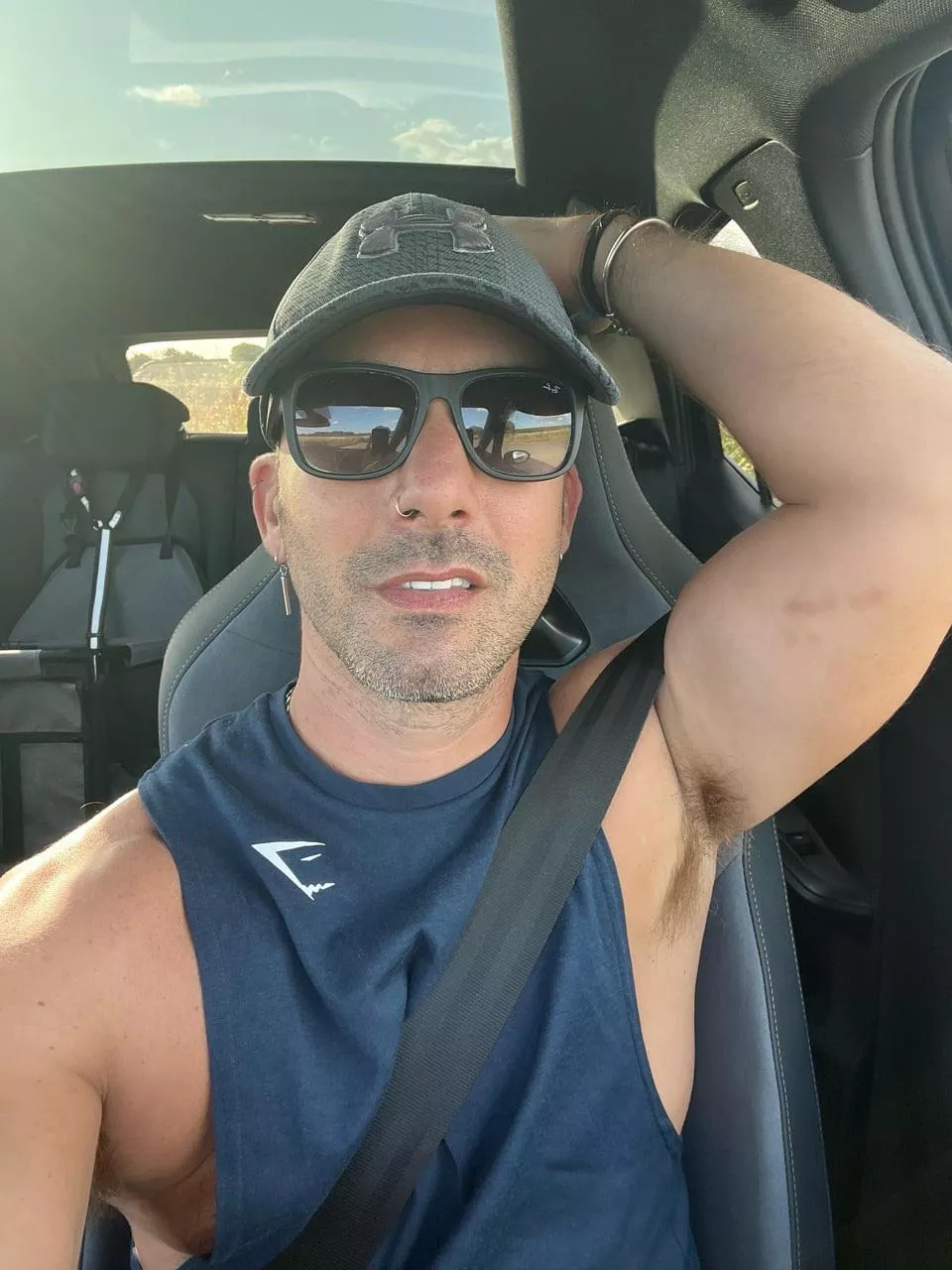 Snog, sniff, avoid?? After gym musk.  posted by MangoSimple906