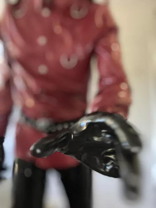 The moment before your throat  belongs to me. by restraining-bolt