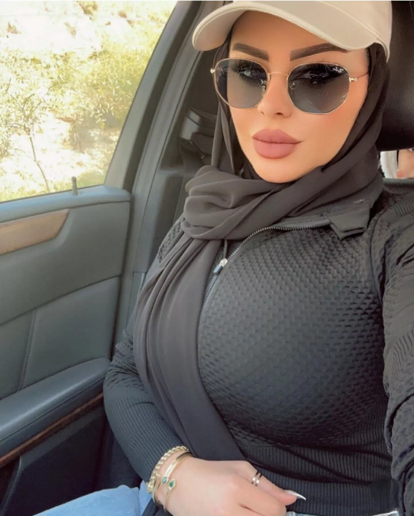 What is she hiding!  posted by yaharayat