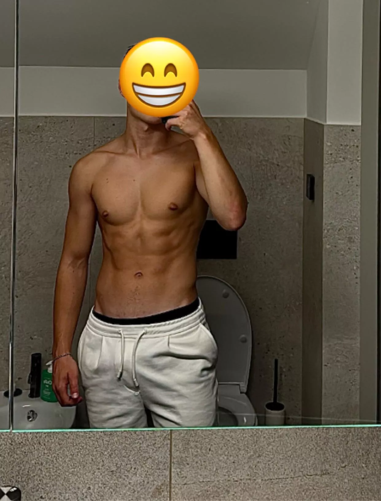 18 top need femboyyy  posted by Valuable_Trash_359