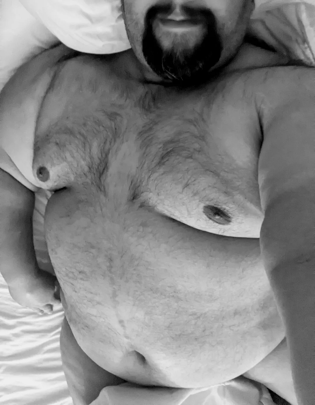 (39M) Long day and just ready to relax. Happy Monday ladies! posted by Panburlynerd84