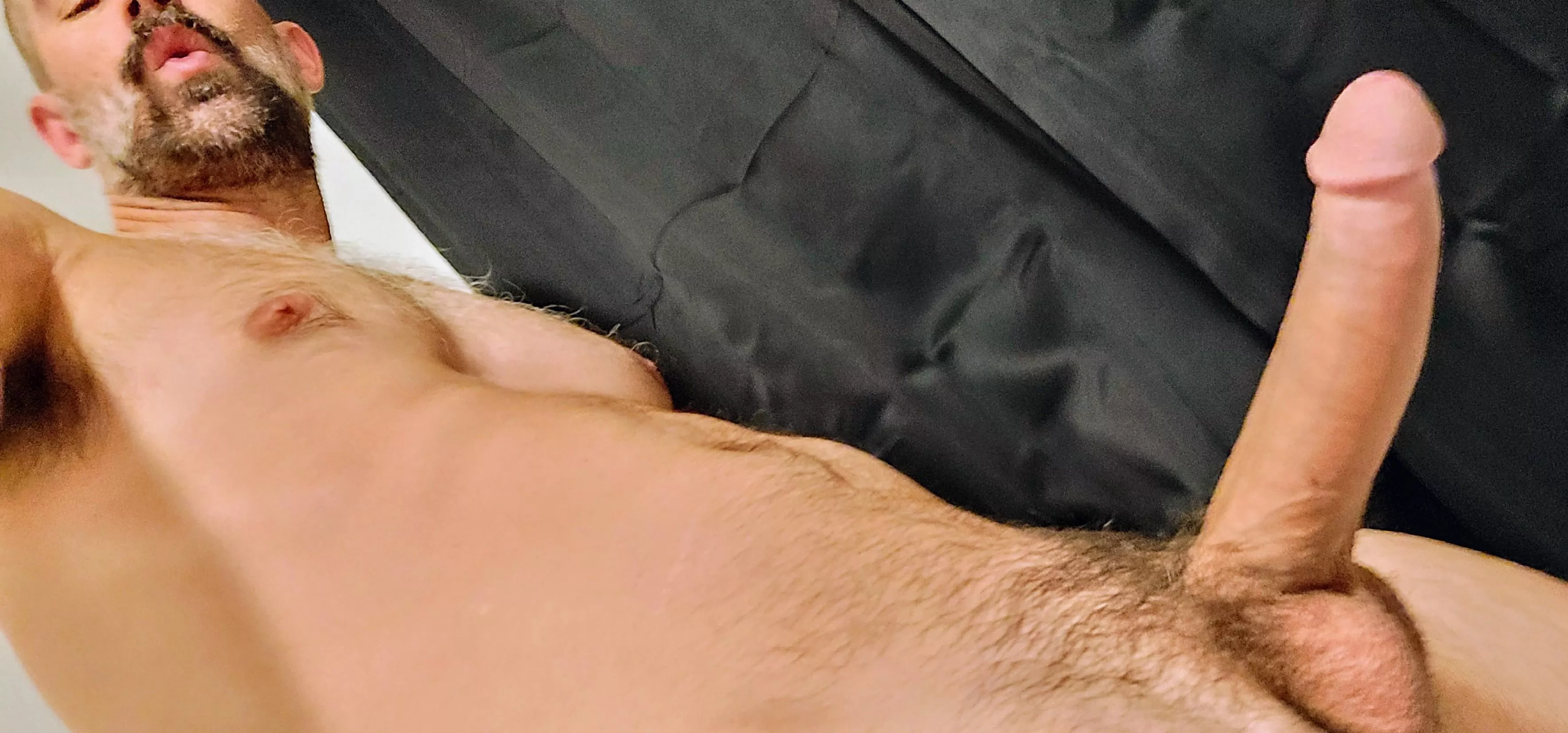 (40) year old hung Dad posted by mnlumberjacker