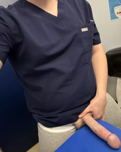 any size queens interested? by BoxNo1914