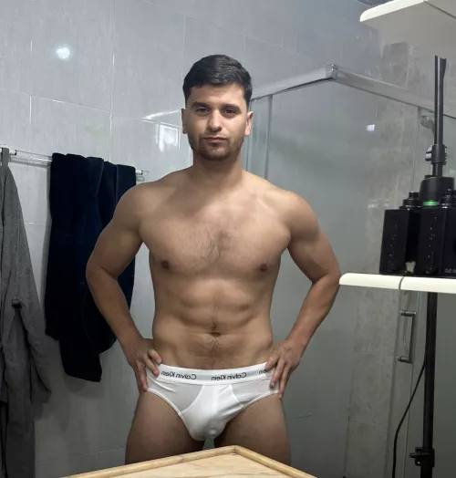 Before shower by realisiwak