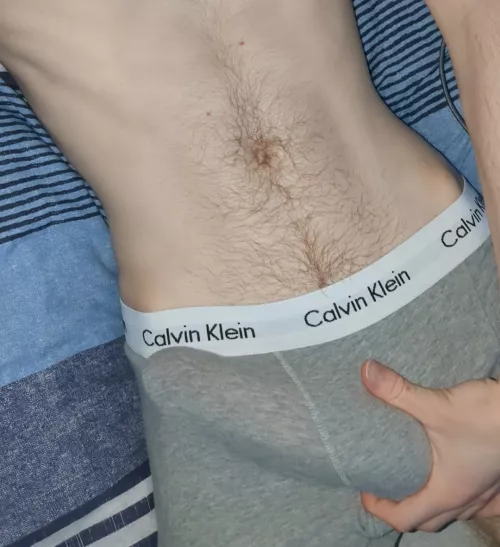 Bro says my bulge is too noticeable ...  by astrofox23