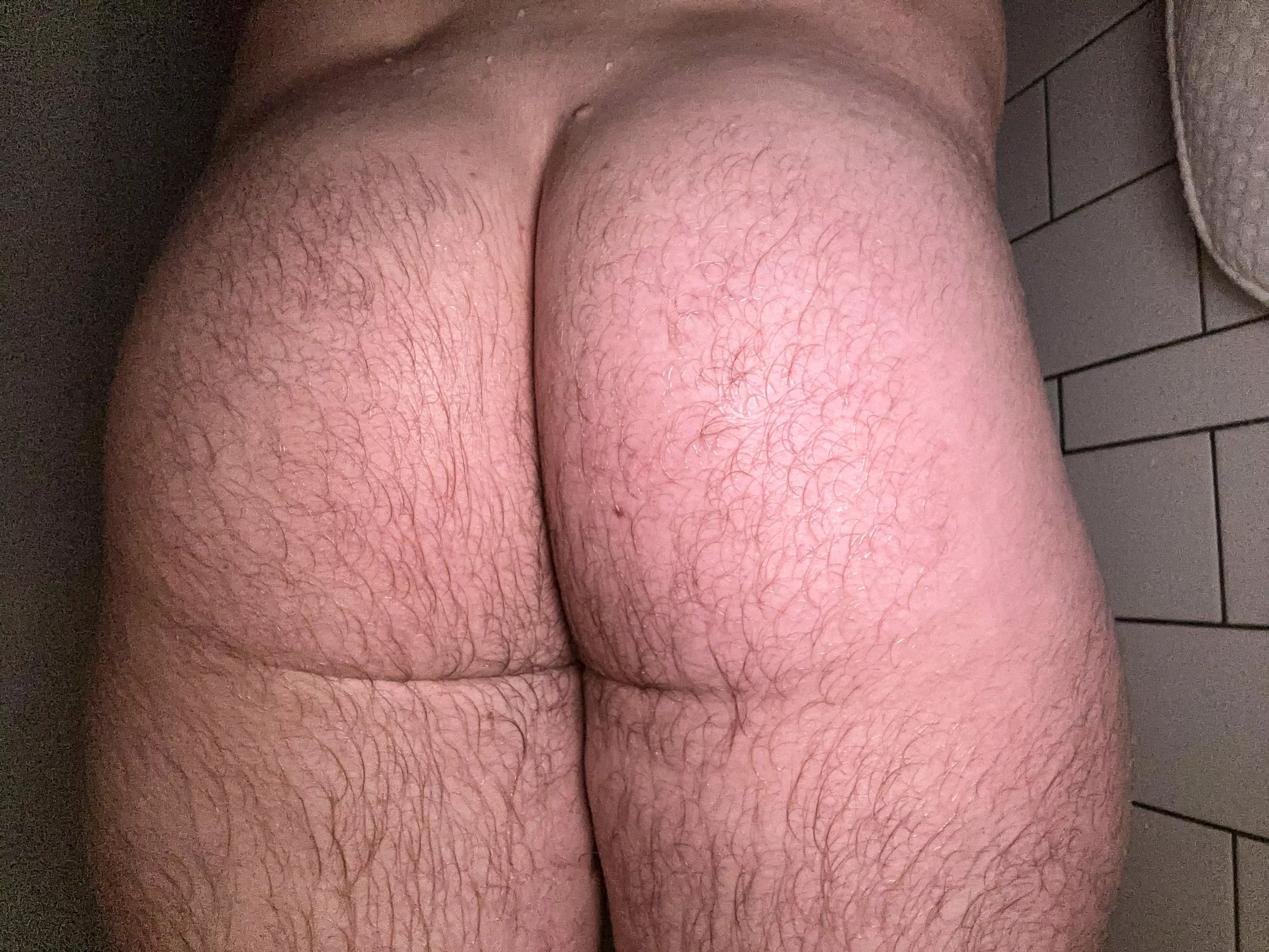 Don’t worry, you can stare at my ass in the gym showers, I don’t mind 😏 [26] posted by thewinterson