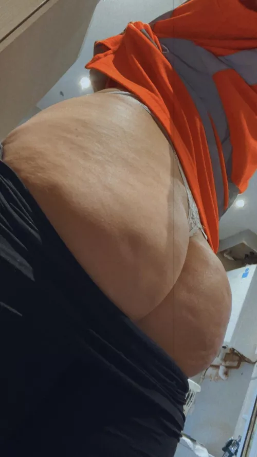 Enjoy a booty view by sweetprincess91