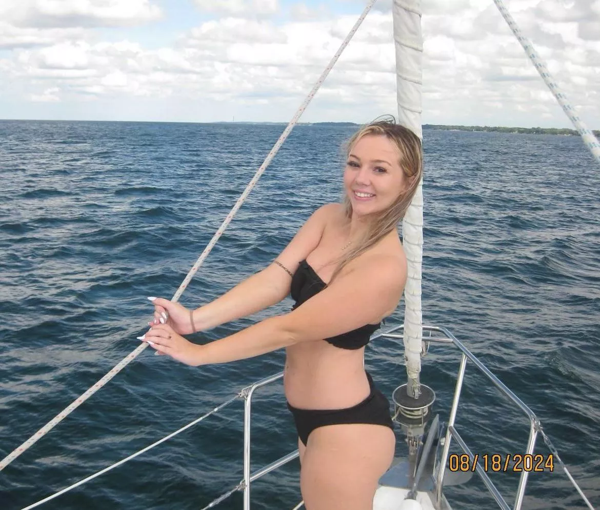 Front of the boat posted by rednecktrucker69