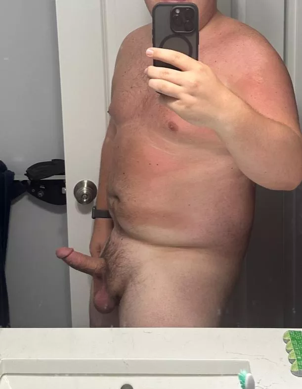 Horny after work and I love being nude! posted by StockyD1234