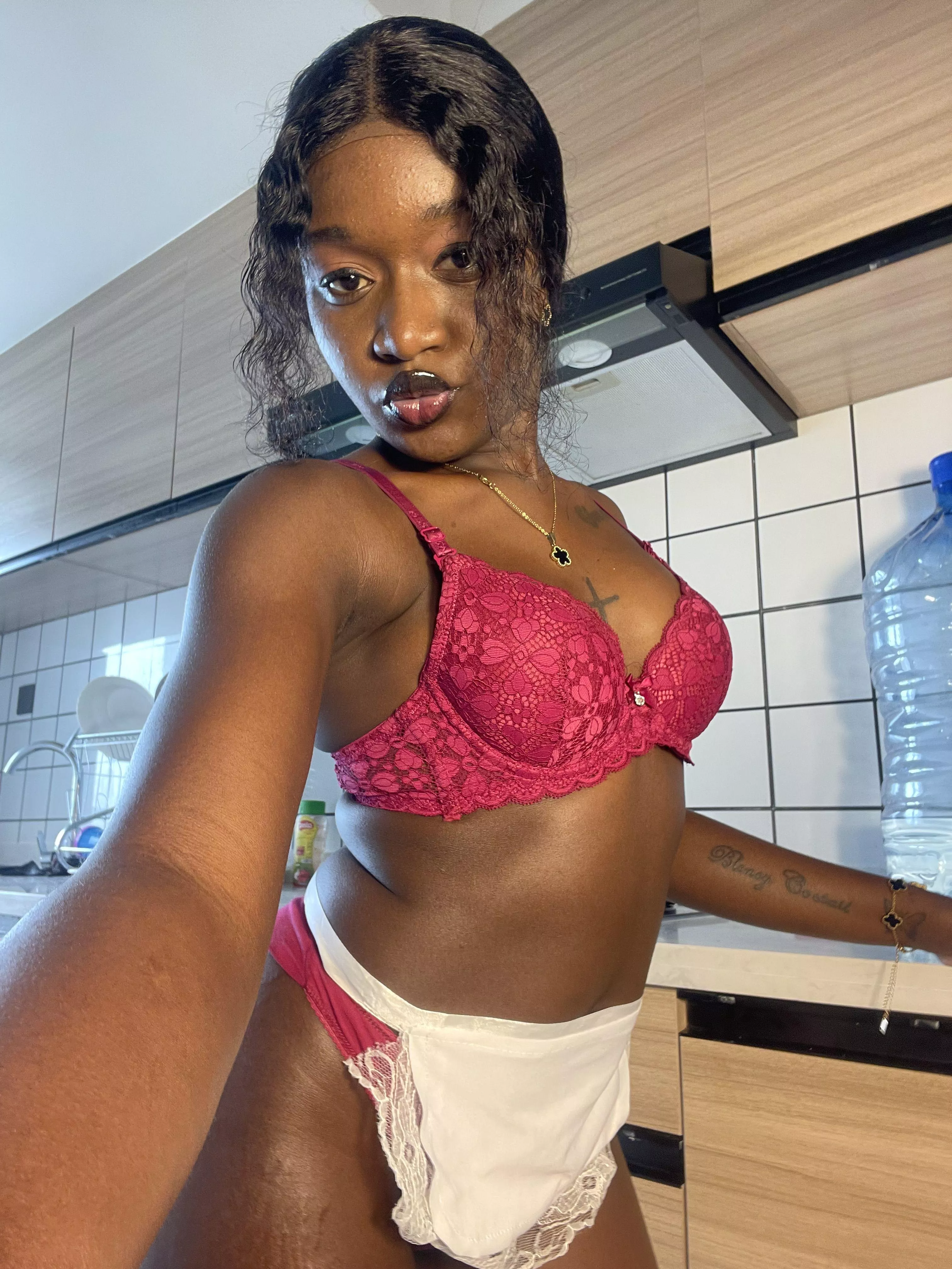 How do I look like? posted by Acrobatic_Spirit_770