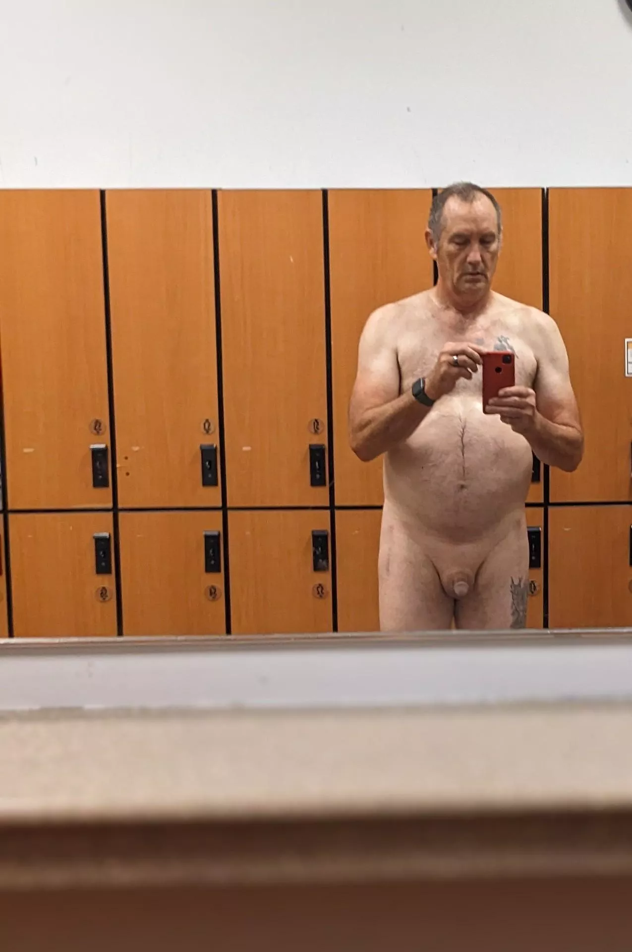 Looking for a gym buddy posted by nudesenior