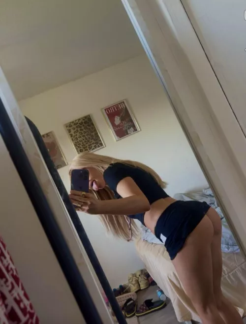 No panties 🫢 by ava_rosexX