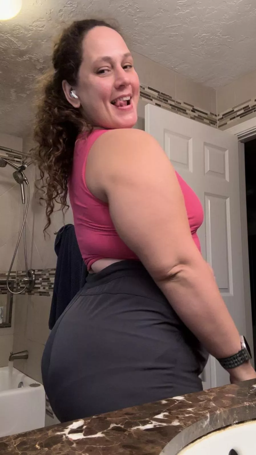 Off to the gym posted by lucshe8