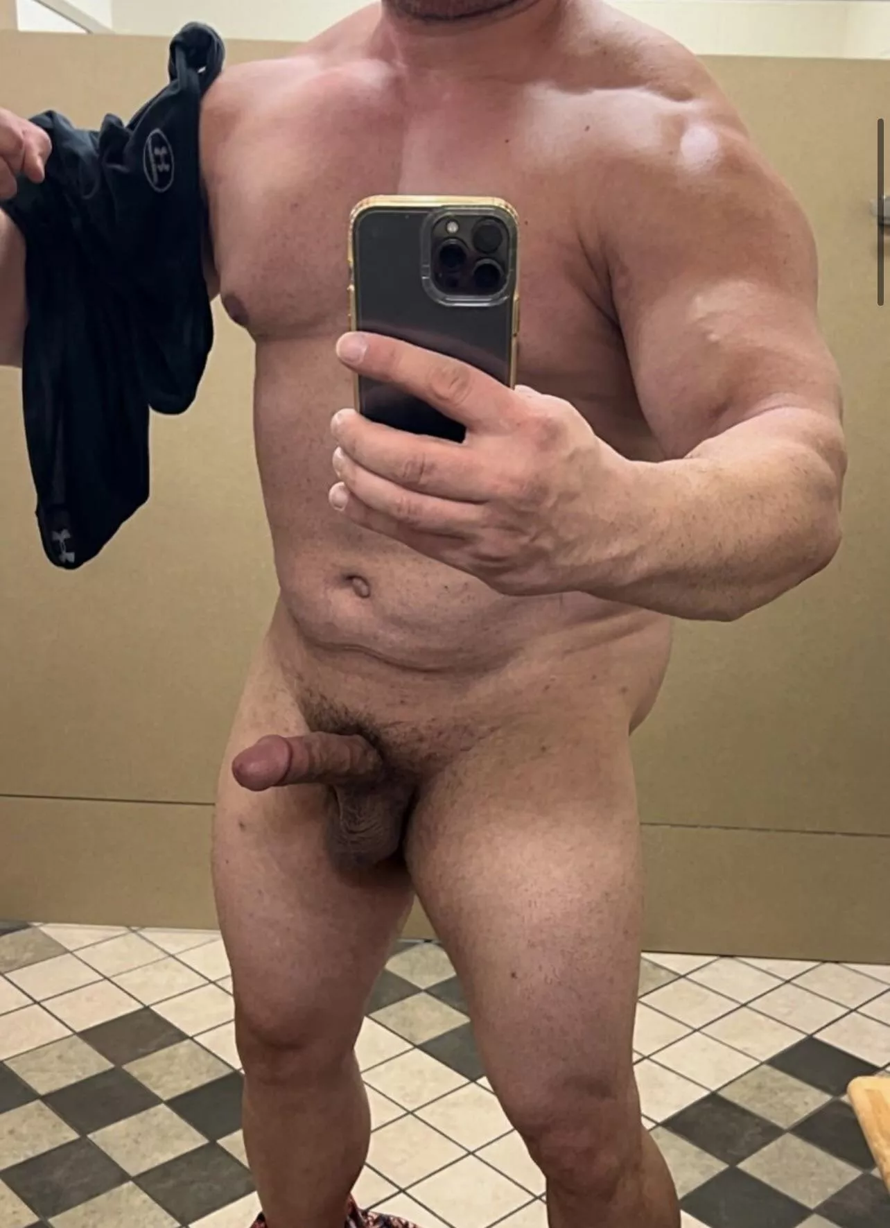 Say “Yes” if you like 6’7 355 Lbs gym guys posted by MrBigDaddyBuff
