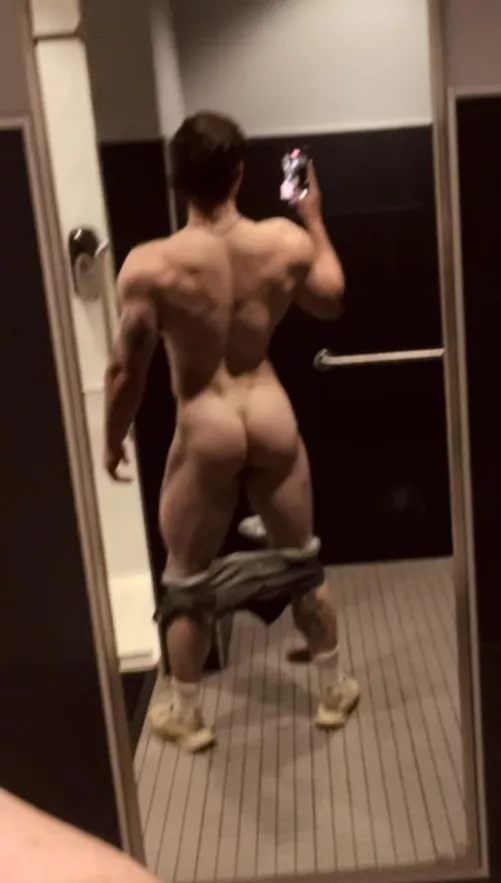 Was a good leg day at the gym🤪 by finx__xxx