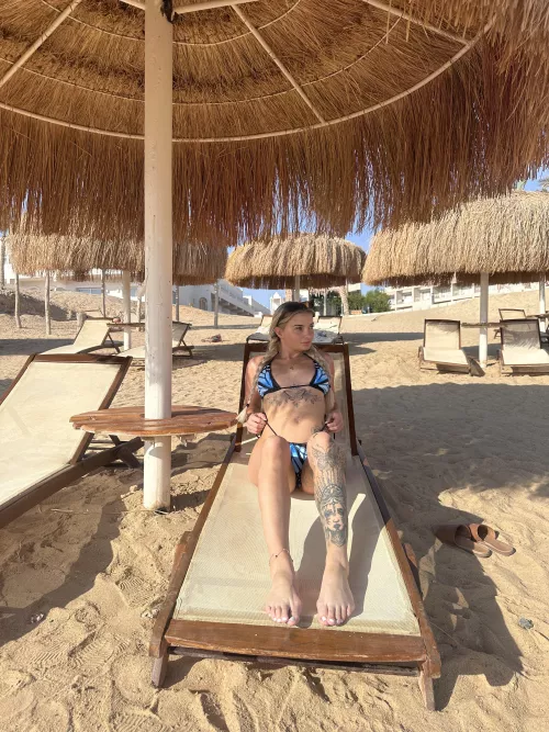 Would any older men on here eat me out? wife by xxxanaisxxx