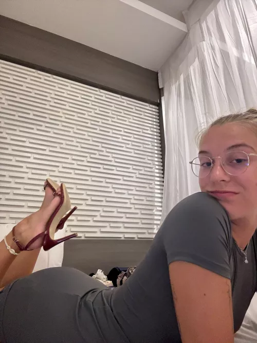 Would you creampie me on the first date? 18f by Financial-Loan-3394