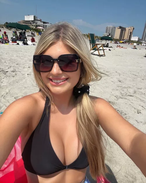 beach by SeducedByYourBeauty