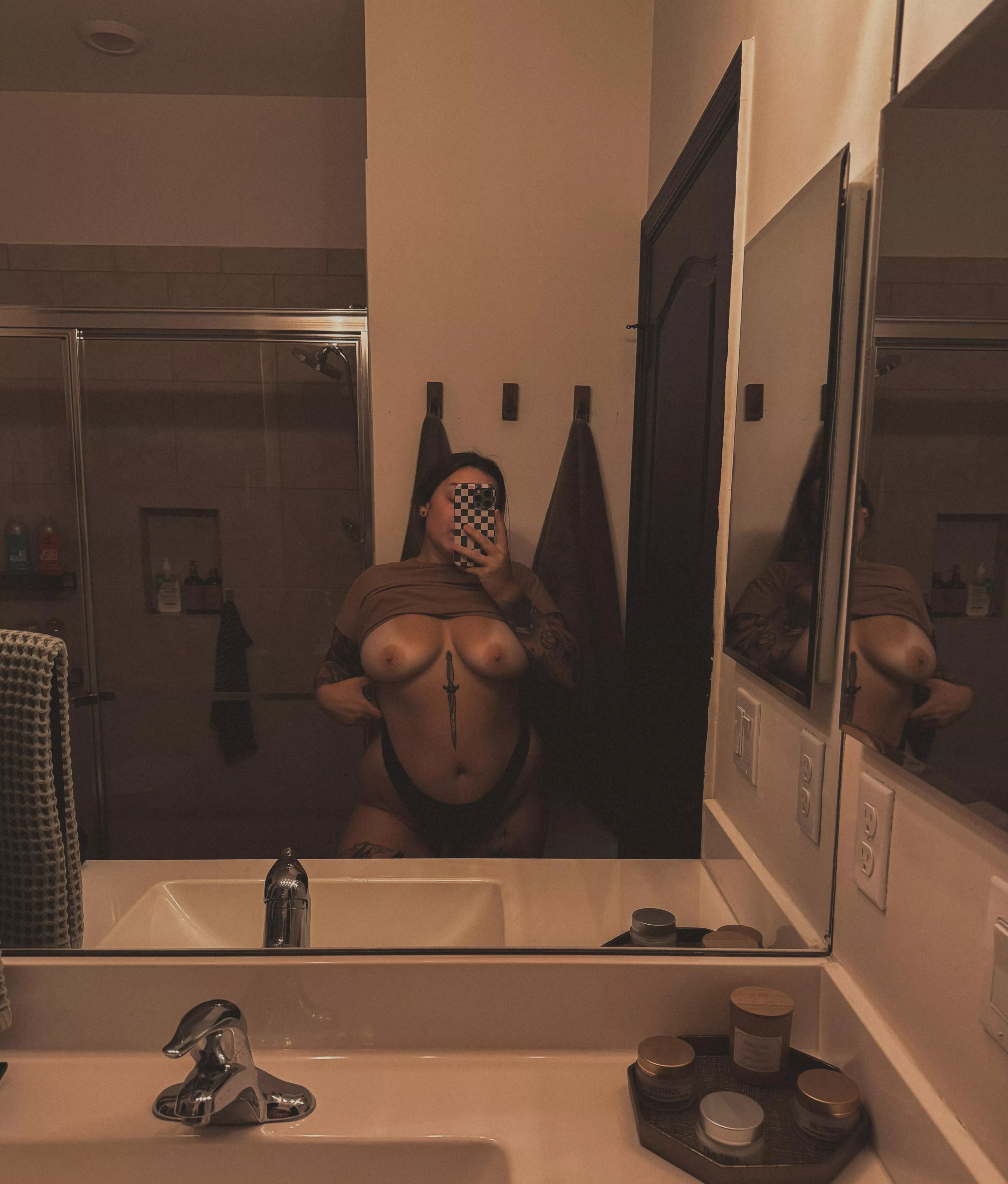 Can I send you pictures like this at work posted by gabiii_carter