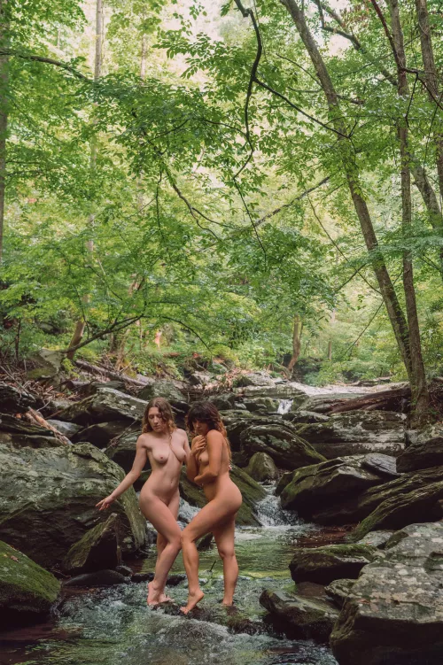 Creek besties by chlobodyyy