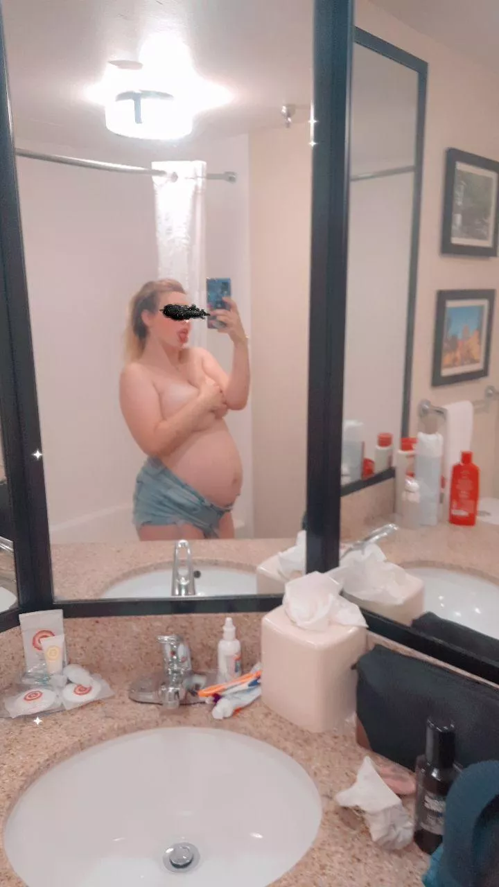 Do you like mom tummies ? ;) 20 year old mommy of 2  posted by jayyvee066