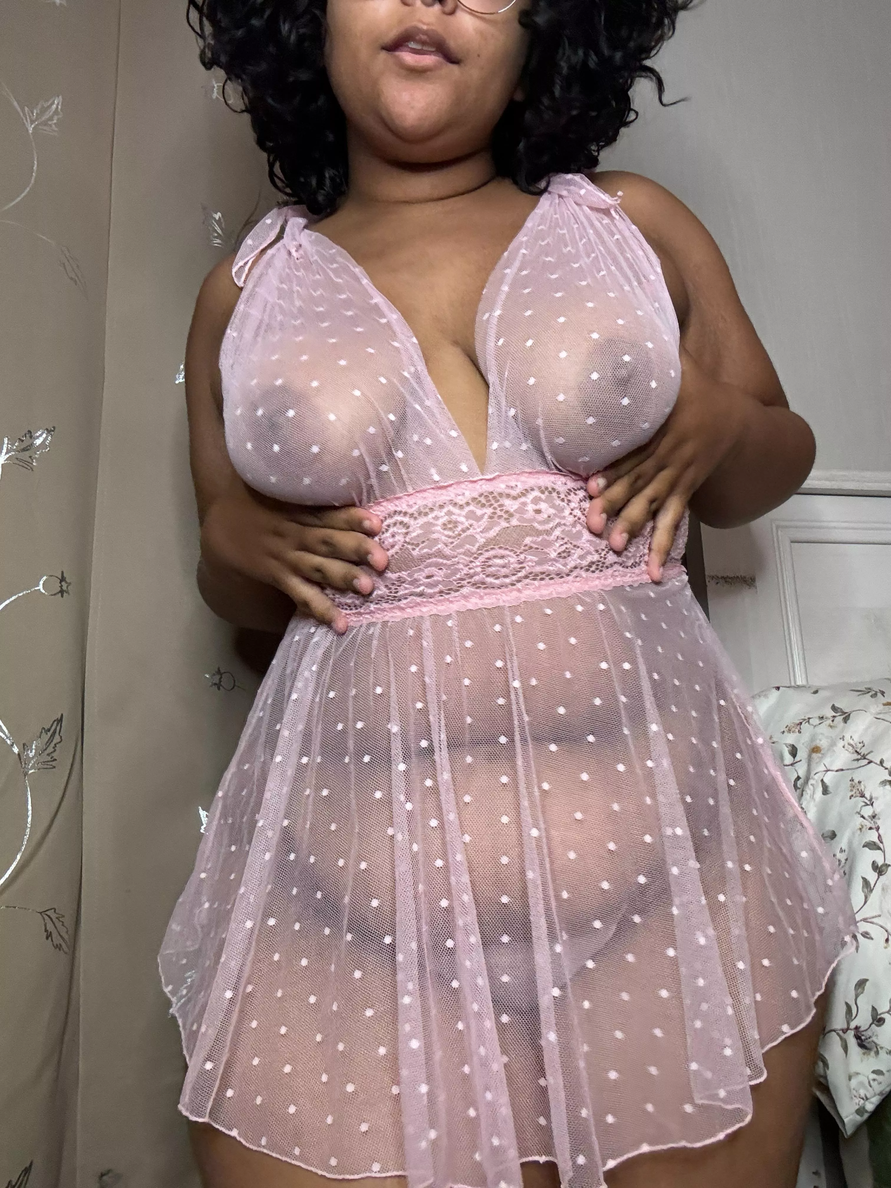 Don’t I just look so cuddly posted by Atomichoneyybee